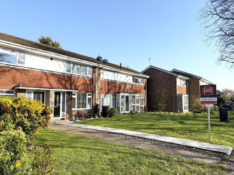 View Full Details for Farne Close, Hailsham, East Sussex